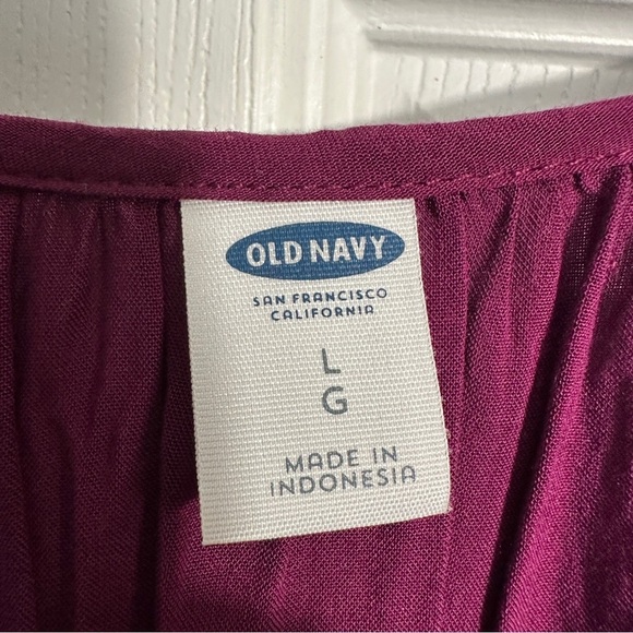 Old Navy light, flowy magenta top, sz. L, 100% rayon, notch neck, office, fall - Picture 2 of 7